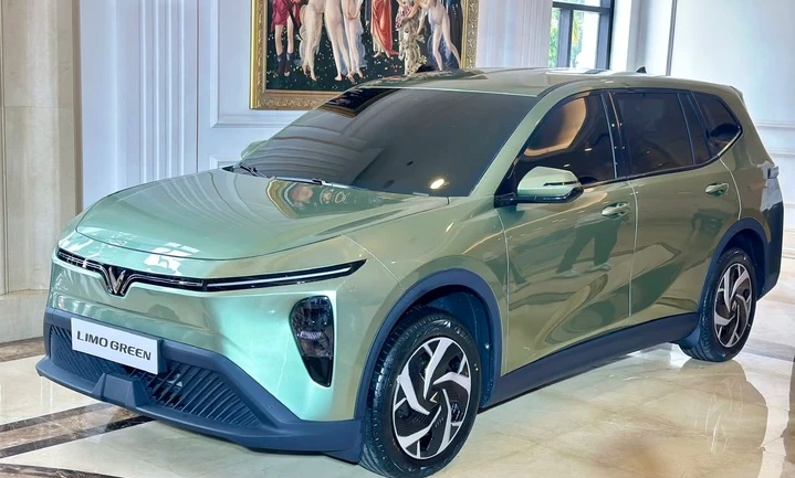 VinFast Limo Green lộ thông số chi tiết: 201 mã lực, 450km/sạc, màn 10,1 inch